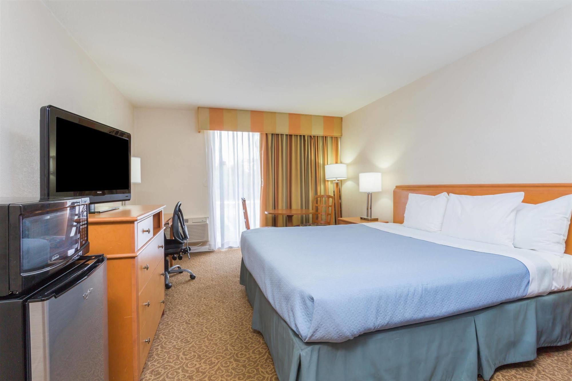 Days Inn By Wyndham Neptune Beach Jacksonville Beach Exterior foto